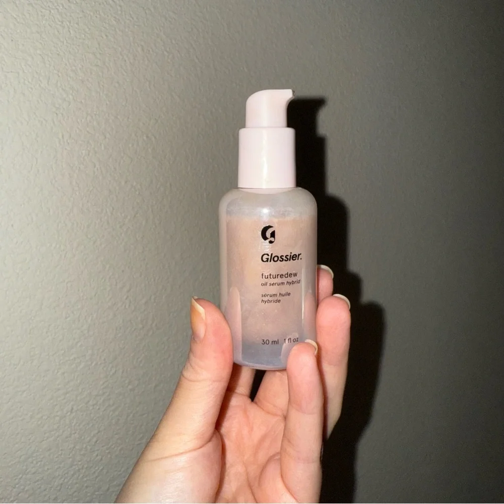 Glossier Futuredew Facial Oil-Serum Hybrid 1.0 oz - Picture 4 of 6